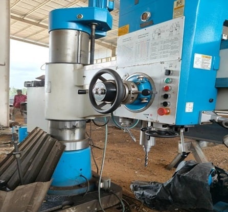 Radial drilling machine Radial drilling machine